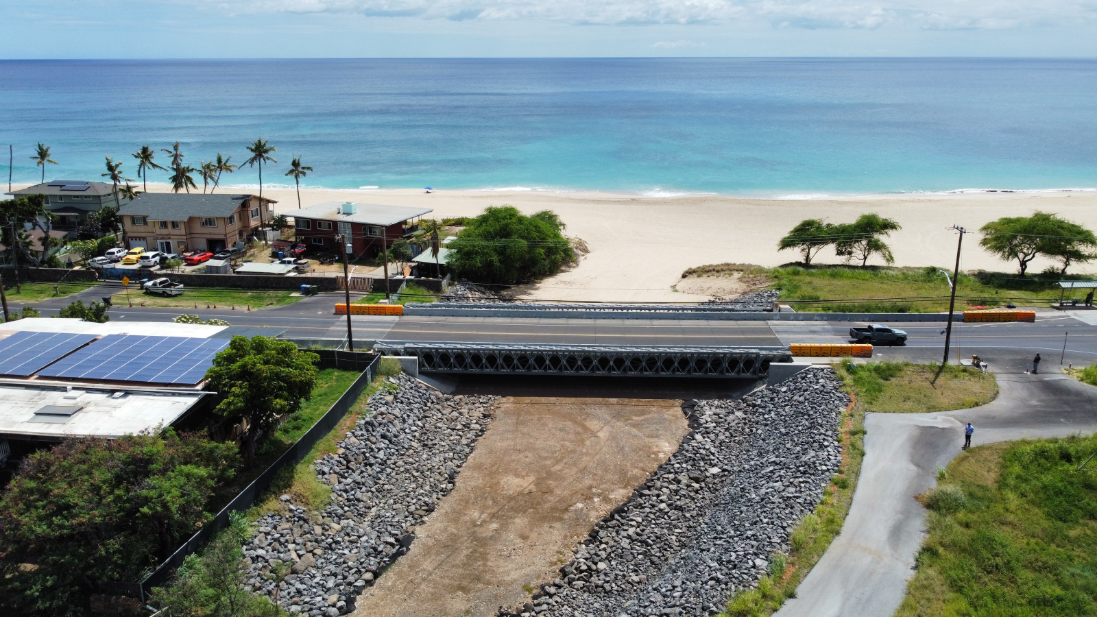 Hawaii DOT Installs Prefabricated Steel Bridges to Lower Costs and Improve Climate Resilience